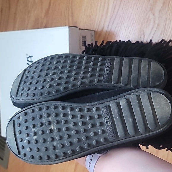 Youth Size 3 Minnetonka black 3 layer fringe boot - Picture 5 of 6